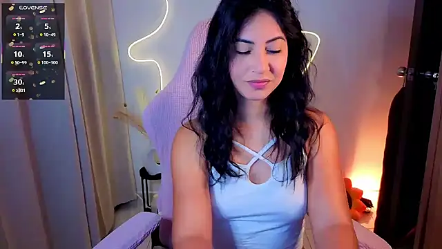 Snapshot of chloebum_ chatting on February 3, 2026, 11:04 am chloebum online show from February 3, 2026, 11:04 am