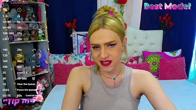Snapshot of golden_girl01 chatting on June 17, 2026, 8:41 pm golden girl01 online show from June 17, 2026, 8:41 pm