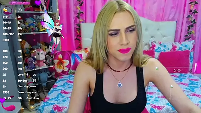 Snapshot of golden_girl01 chatting on October 9, 2025, 5:13 pm golden girl01 online show from October 9, 2025, 5:13 pm