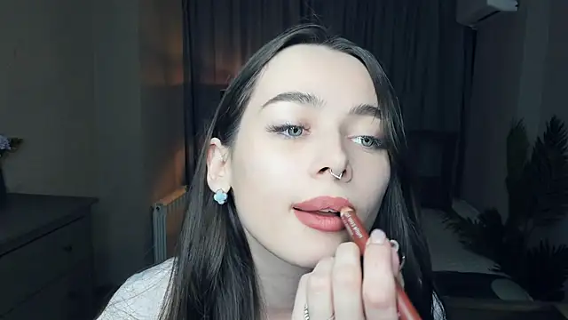 Snapshot of YvonneRobes chatting on February 1, 2026, 7:34 pm YvonneRobes online show from February 1, 2026, 7:34 pm