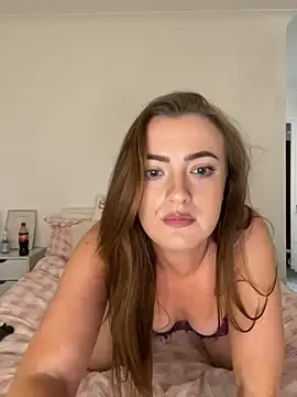 PoppyAnne  online show from May 29, 2026, 4:24 pm