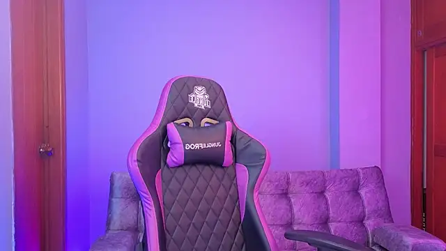 Snapshot of melanimorgan1 chatting on December 20, 2025, 4:59 am melanimorgan1 online show from December 20, 2025, 4:59 am