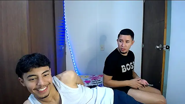 Snapshot of top_jax1 chatting on January 7, 2026, 5:12 am top jax1 online show from January 7, 2026, 5:12 am