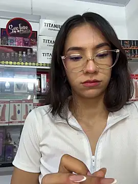 Snapshot of lunaluxury22 chatting on February 17, 2026, 2:36 pm lunaluxury22 online show from February 17, 2026, 2:36 pm