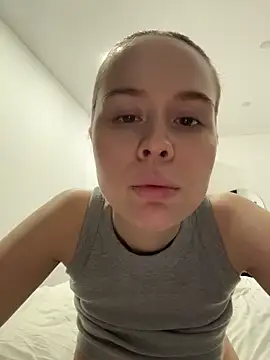 Nicole Loving online show from December 17, 2025, 9:53 pm