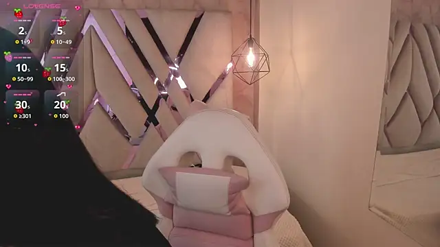 Lovely-martina online show from February 5, 2026, 12:34 pm