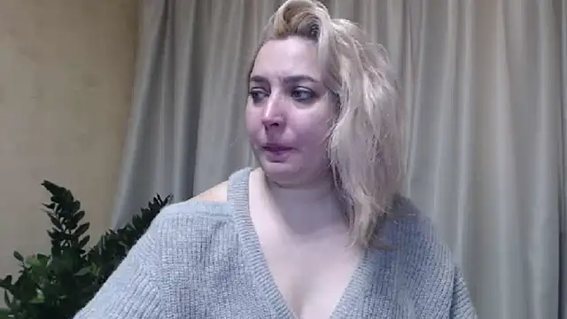 Snapshot of sweetpussy13 chatting on February 20, 2025, 6:50 am sweetpussy13 online show from February 20, 2025, 6:50 am