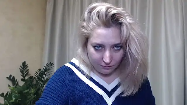 Snapshot of sweetpussy13 chatting on February 16, 2025, 9:59 am sweetpussy13 online show from February 16, 2025, 9:59 am