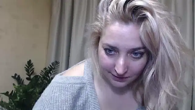 Snapshot of sweetpussy13 chatting on February 13, 2025, 10:02 am sweetpussy13 online show from February 13, 2025, 10:02 am