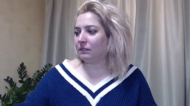 Snapshot of sweetpussy13 chatting on February 16, 2025, 6:54 am sweetpussy13 online show from February 16, 2025, 6:54 am