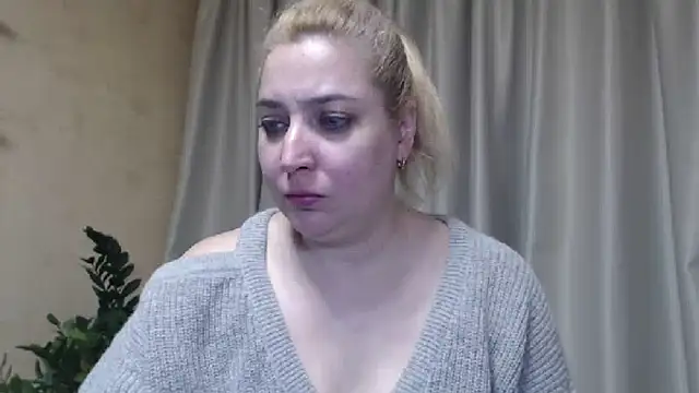 Snapshot of sweetpussy13 chatting on March 11, 2025, 6:52 am sweetpussy13 online show from March 11, 2025, 6:52 am