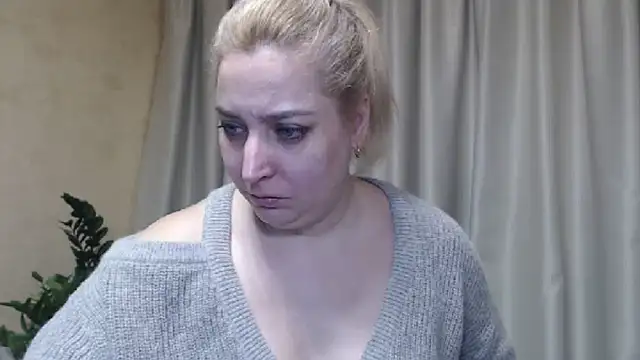 Snapshot of sweetpussy13 chatting on March 6, 2025, 9:58 am sweetpussy13 online show from March 6, 2025, 9:58 am