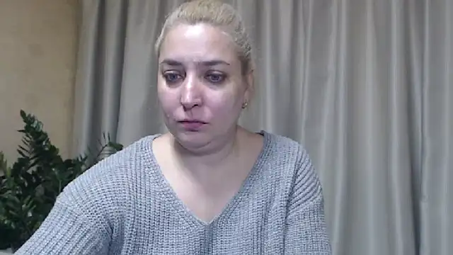 Snapshot of sweetpussy13 chatting on November 2, 2025, 7:46 am sweetpussy13 online show from November 2, 2025, 7:46 am