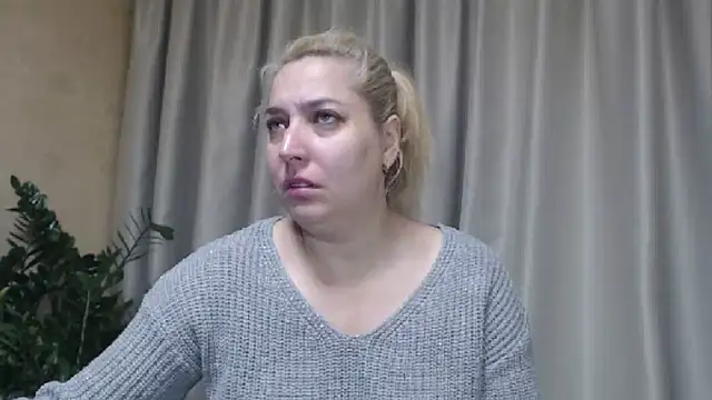 Snapshot of sweetpussy13 chatting on October 19, 2025, 2:36 am sweetpussy13 online show from October 19, 2025, 2:36 am