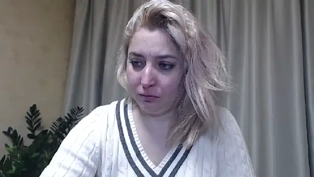 Snapshot of sweetpussy13 chatting on February 14, 2025, 6:56 am sweetpussy13 online show from February 14, 2025, 6:56 am