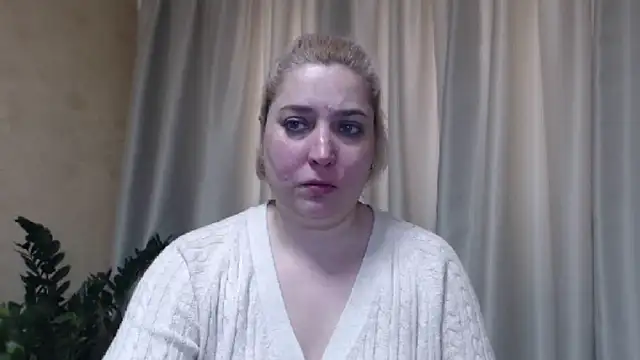 Snapshot of sweetpussy13 chatting on February 23, 2025, 7:22 am sweetpussy13 online show from February 23, 2025, 7:22 am