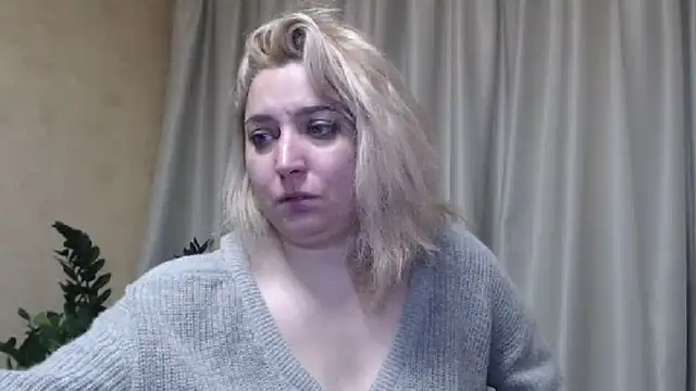 Snapshot of sweetpussy13 chatting on February 20, 2025, 9:55 am sweetpussy13 online show from February 20, 2025, 9:55 am