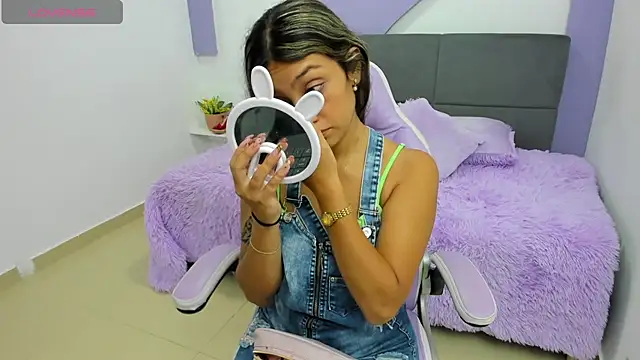 aniie princess 18 online show from December 16, 2025, 2:27 am