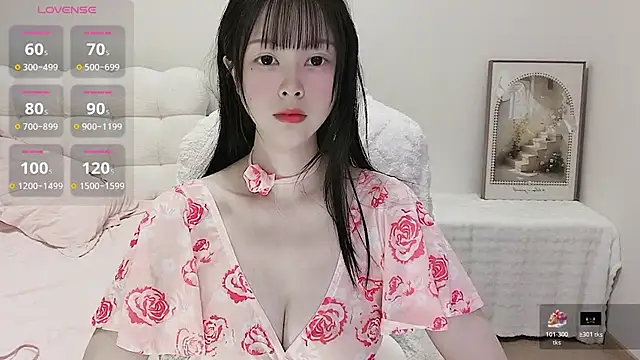 Anna-2005 online show from April 17, 2026, 5:43 am