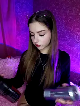 BitterPeach online show from February 8, 2026, 8:28 pm