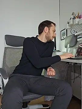 Lovebackground online show from February 27, 2026, 8:36 am