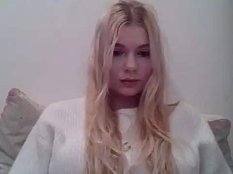 GeorginaLovely online show from December 17, 2025, 3:39 pm
