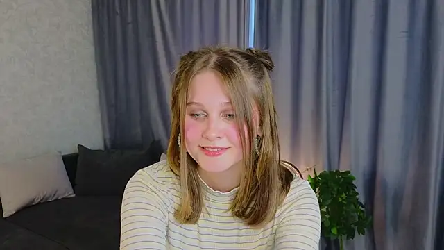 OpalEternis online show from April 21, 2026, 12:56 pm