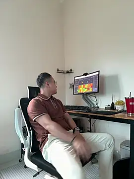 Snapshot of battman4488 chatting on February 26, 2026, 6:57 am battman4488 online show from February 26, 2026, 6:57 am