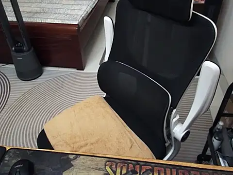 Snapshot of battman4488 chatting on February 19, 2026, 10:45 am battman4488 online show from February 19, 2026, 10:45 am