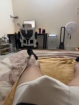 Snapshot of battman4488 chatting on December 18, 2025, 2:43 pm battman4488 online show from December 18, 2025, 2:43 pm