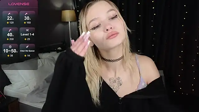 KianaVision online show from December 21, 2025, 5:42 am