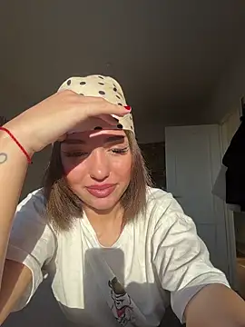 SilkyMira online show from January 11, 2026, 10:44 am