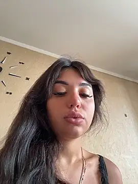 SilkyMira online show from May 25, 2026, 7:29 am