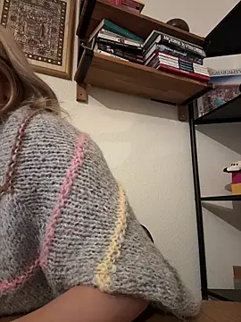 SilkyMira online show from December 20, 2025, 6:22 pm