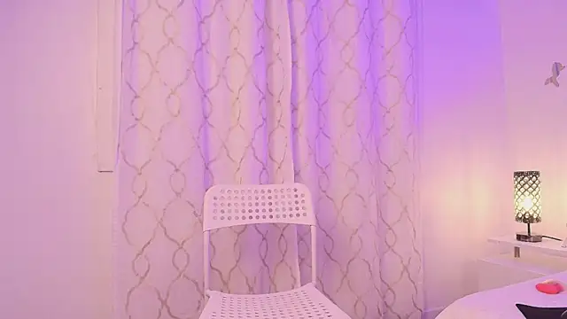 Parislennon online show from April 10, 2026, 10:06 pm