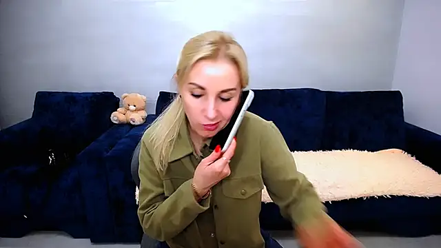 Hanna--Sweet online show from May 17, 2026, 3:23 pm