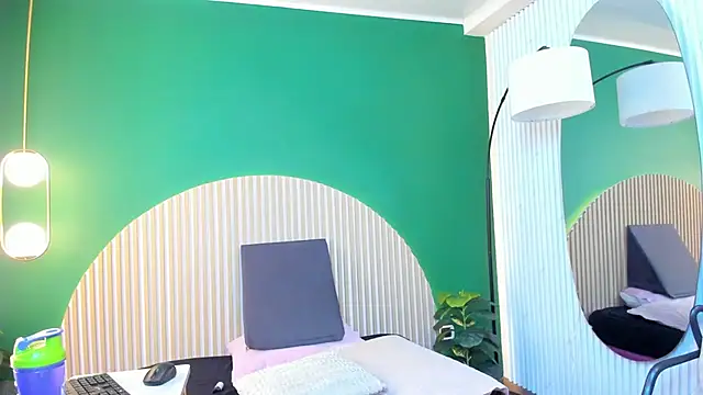 dahianeconnor online show from April 11, 2026, 11:47 am