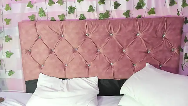 Ayla-marttinez online show from March 6, 2026, 3:07 pm