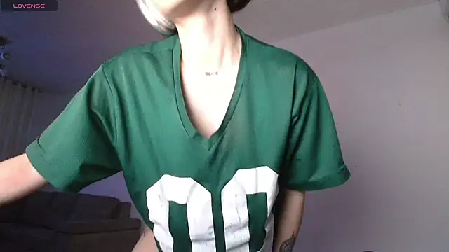 alina lee online show from April 13, 2026, 1:53 am