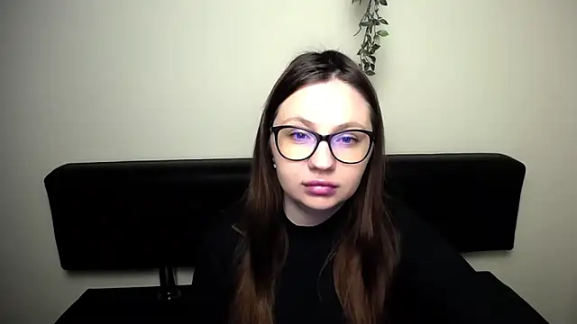 LiliaErmi online show from April 3, 2026, 6:31 am