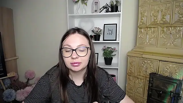 Snapshot of LiliaErmi chatting on June 14, 2026, 6:58 am LiliaErmi online show from June 14, 2026, 6:58 am