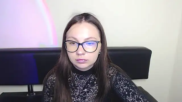 Snapshot of LiliaErmi chatting on June 18, 2026, 6:34 am LiliaErmi online show from June 18, 2026, 6:34 am