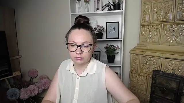 Snapshot of LiliaErmi chatting on June 28, 2026, 6:09 am LiliaErmi online show from June 28, 2026, 6:09 am