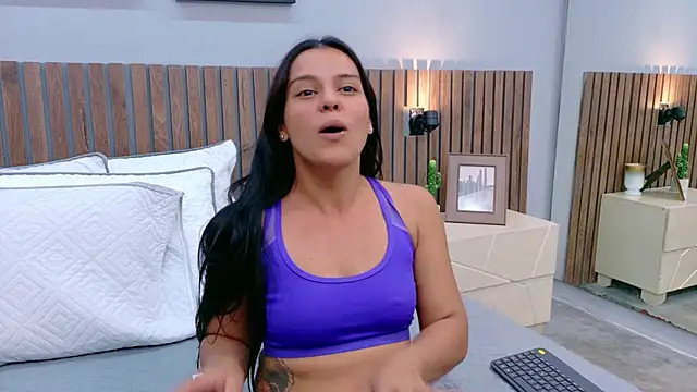 Mia Bellefort online show from March 28, 2026, 7:59 pm