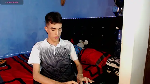 Juan Gomezz26 online show from June 3, 2026, 10:47 pm