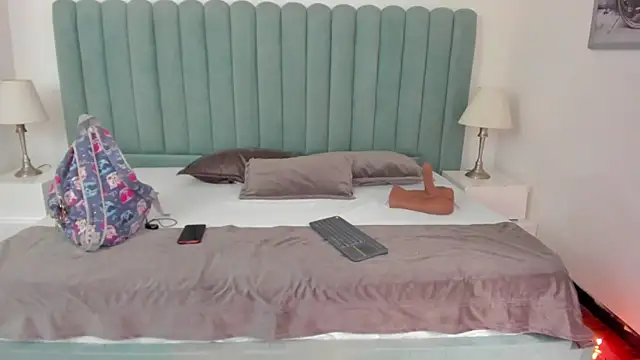 Scarlett  Noir online show from April 12, 2026, 9:29 pm