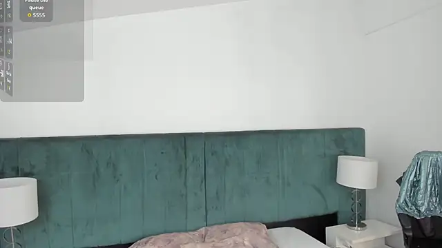 Scarlett  Noir online show from April 5, 2026, 9:32 pm