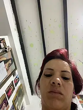 Snapshot of Scarlett__Noir chatting on February 1, 2026, 3:32 pm Scarlett Noir online show from February 1, 2026, 3:32 pm