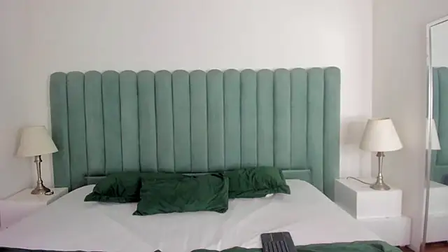 Scarlett  Noir online show from April 17, 2026, 9:06 pm