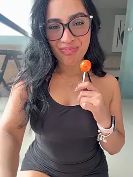 ValeriaTorress  online show from April 21, 2026, 7:20 pm